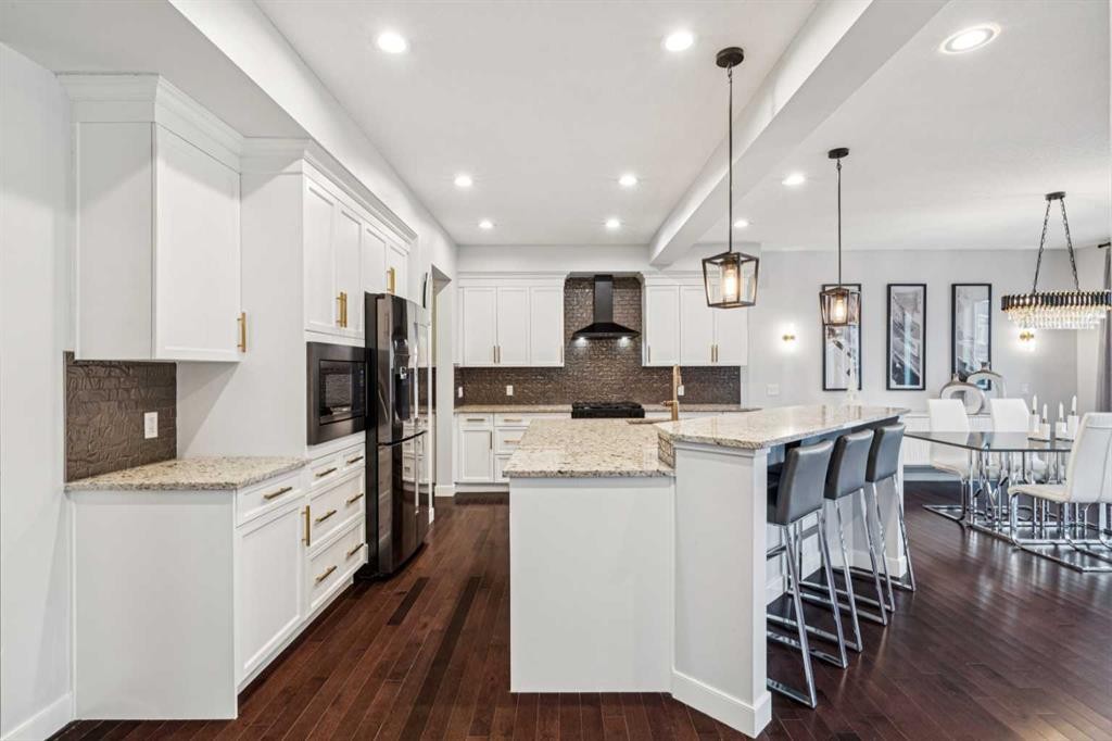 290 Mahogany Place Se, Calgary, AB - Indoor Photo Showing Kitchen With Upgraded Kitchen