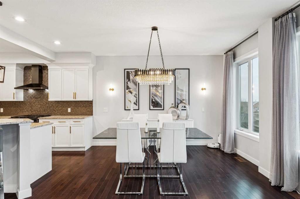 290 Mahogany Place Se, Calgary, AB - Indoor Photo Showing Kitchen With Upgraded Kitchen