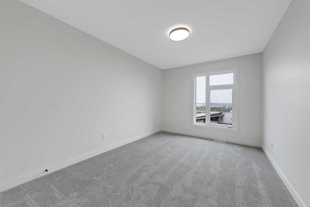 4320 Centre A Street Ne, Calgary, AB - Indoor Photo Showing Other Room