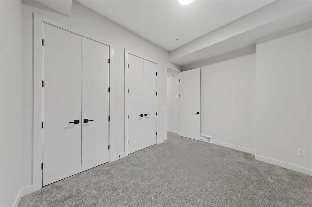4320 Centre A Street Ne, Calgary, AB - Indoor Photo Showing Other Room