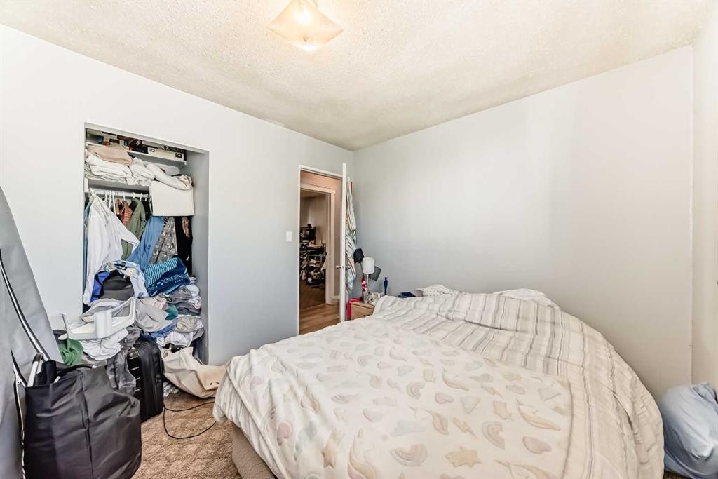 4004 7 Avenue Sw, Calgary, AB - Indoor Photo Showing Bedroom