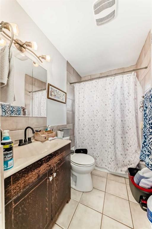 4004 7 Avenue Sw, Calgary, AB - Indoor Photo Showing Bathroom