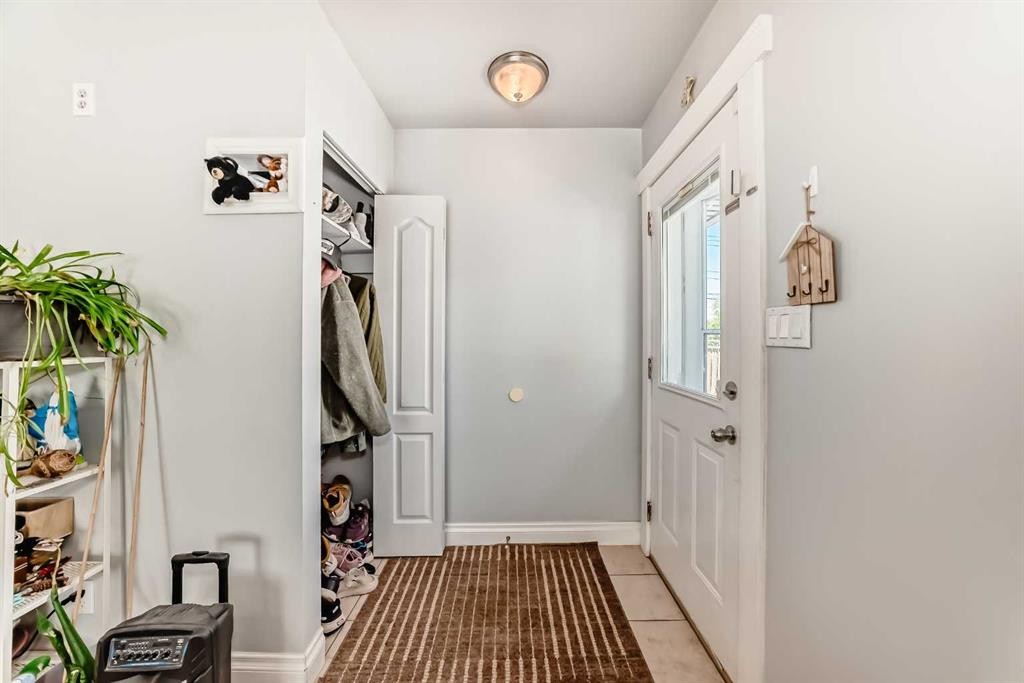 4004 7 Avenue Sw, Calgary, AB - Indoor