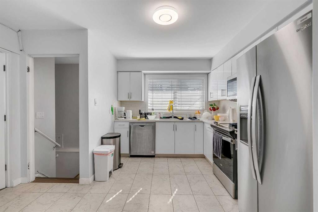 52 Fay Road Se, Calgary, AB - Indoor Photo Showing Kitchen With Stainless Steel Kitchen