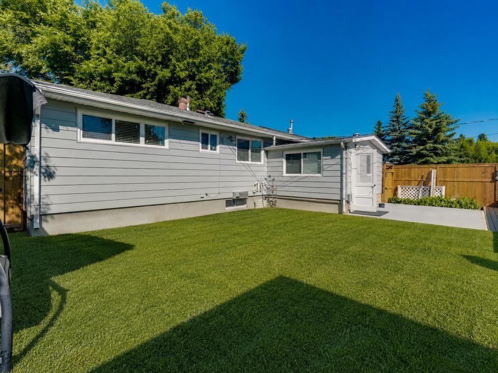 52 Fay Road Se, Calgary, AB - Outdoor