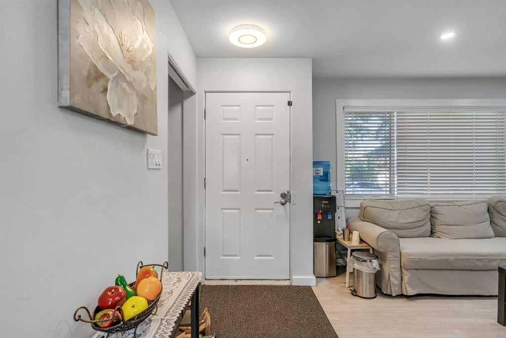 52 Fay Road Se, Calgary, AB - Indoor