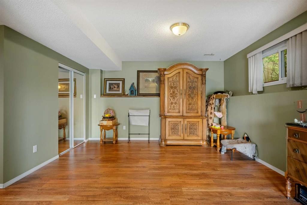34 Cascade Place, Cochrane, AB - Indoor Photo Showing Other Room