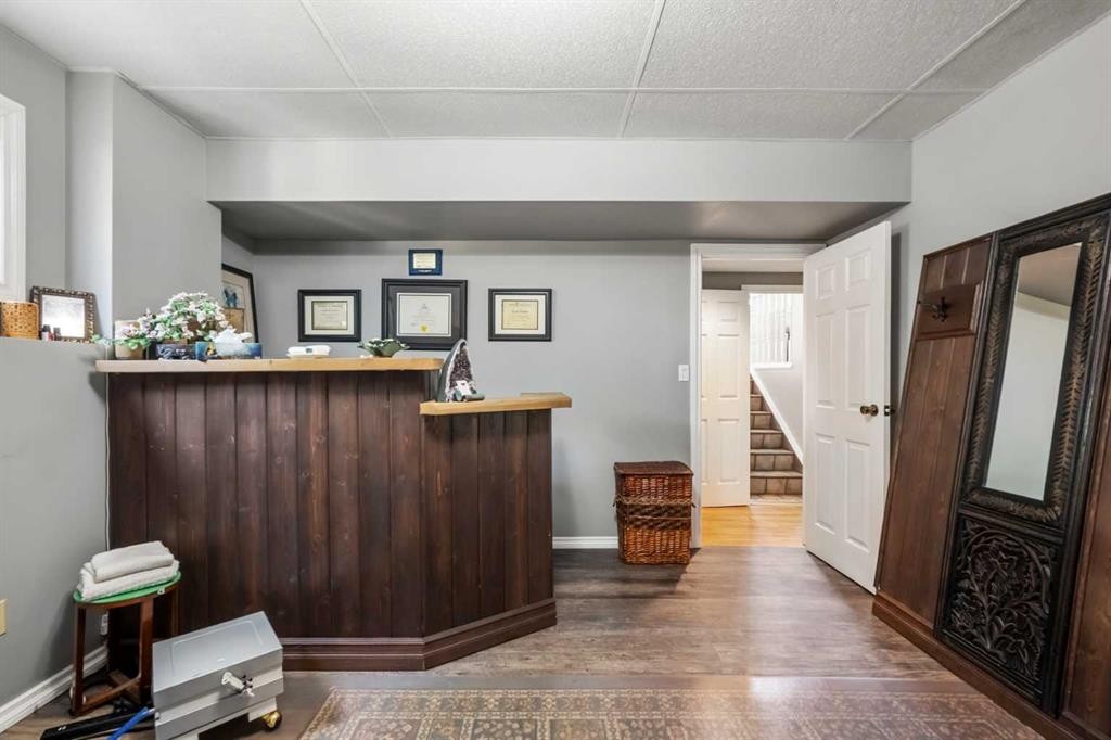 34 Cascade Place, Cochrane, AB - Indoor Photo Showing Other Room