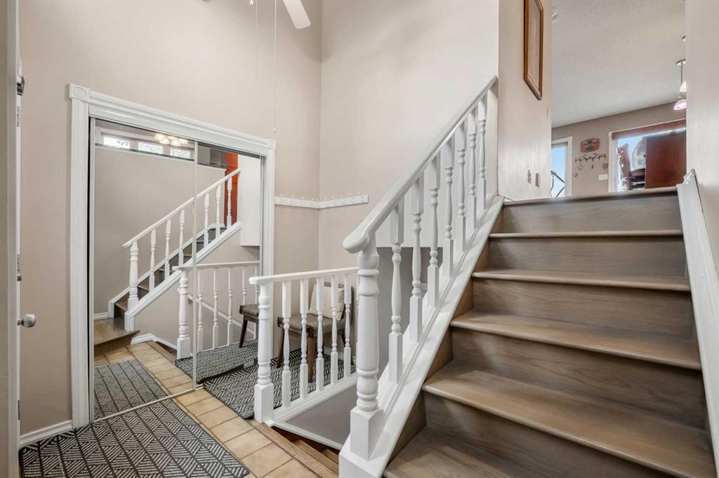 34 Cascade Place, Cochrane, AB - Indoor Photo Showing Other Room
