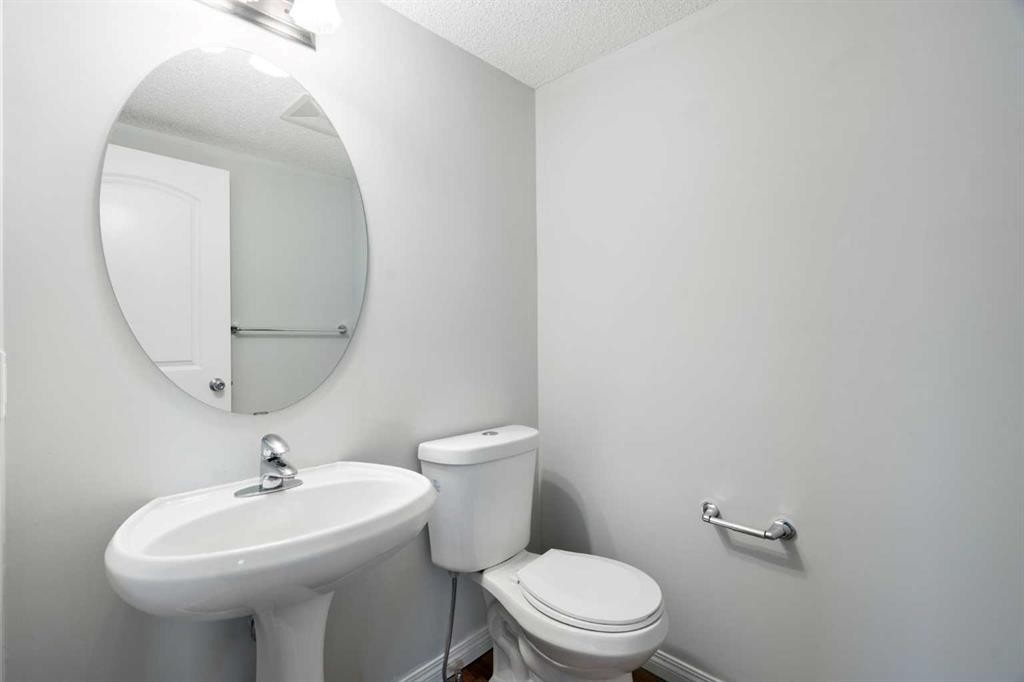 128 Silverado Way Sw, Calgary, AB - Indoor Photo Showing Bathroom