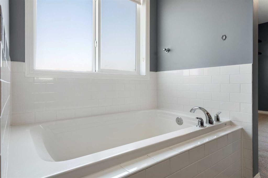 128 Silverado Way Sw, Calgary, AB - Indoor Photo Showing Bathroom
