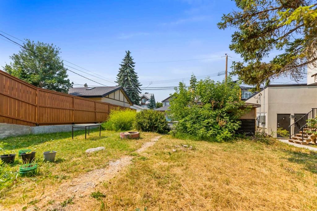 1407 28 Street Sw, Calgary, AB - Outdoor