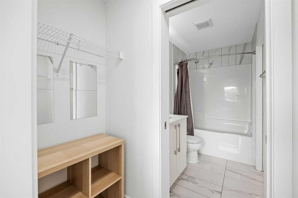 2403-76 Cornerstone Passage Ne, Calgary, AB - Indoor Photo Showing Bathroom