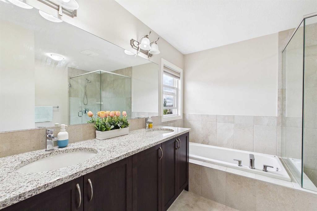 66 Nolanhurst Way Nw, Calgary, AB - Indoor Photo Showing Bathroom