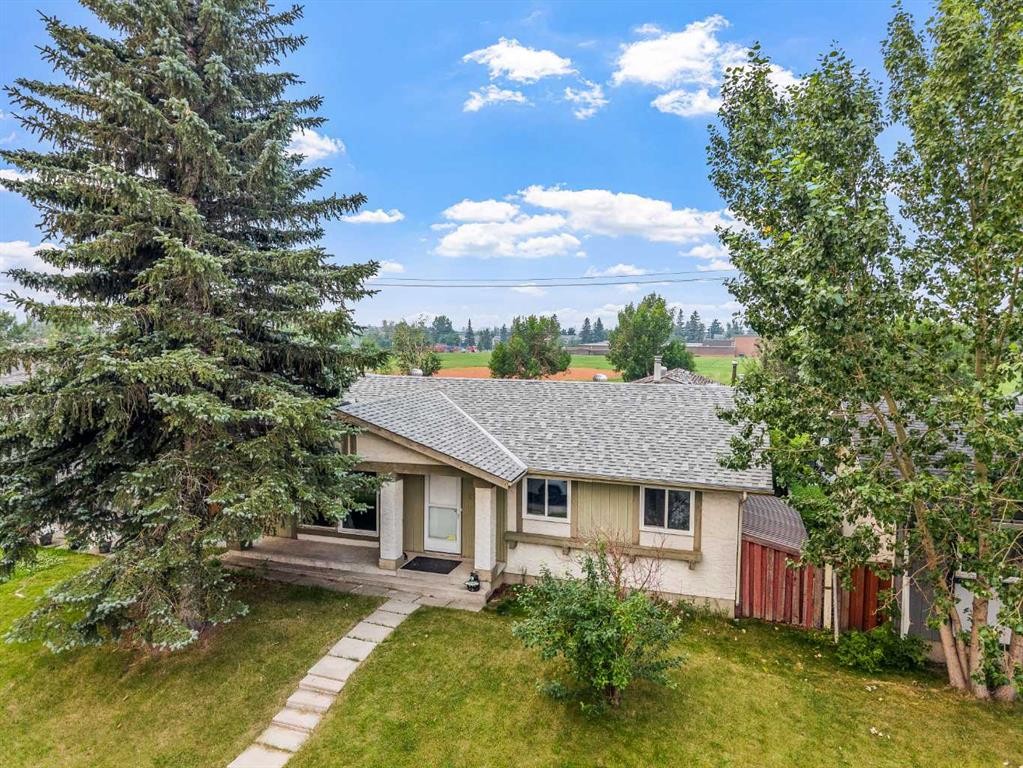 227 Manora Crescent Ne, Calgary, AB - Outdoor