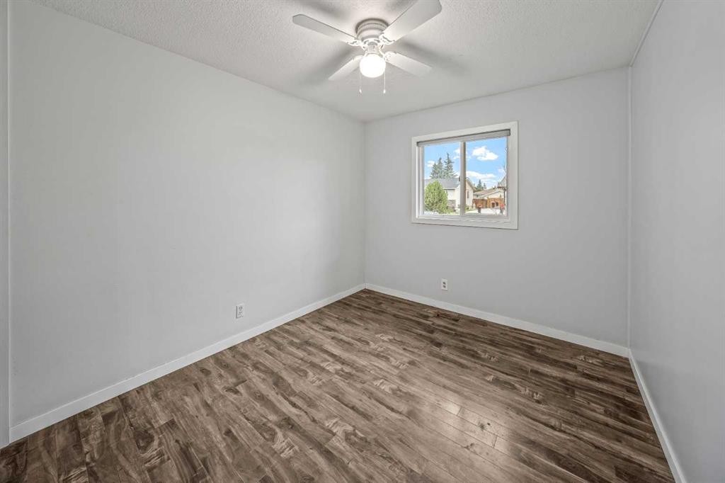 227 Manora Crescent Ne, Calgary, AB - Indoor Photo Showing Other Room