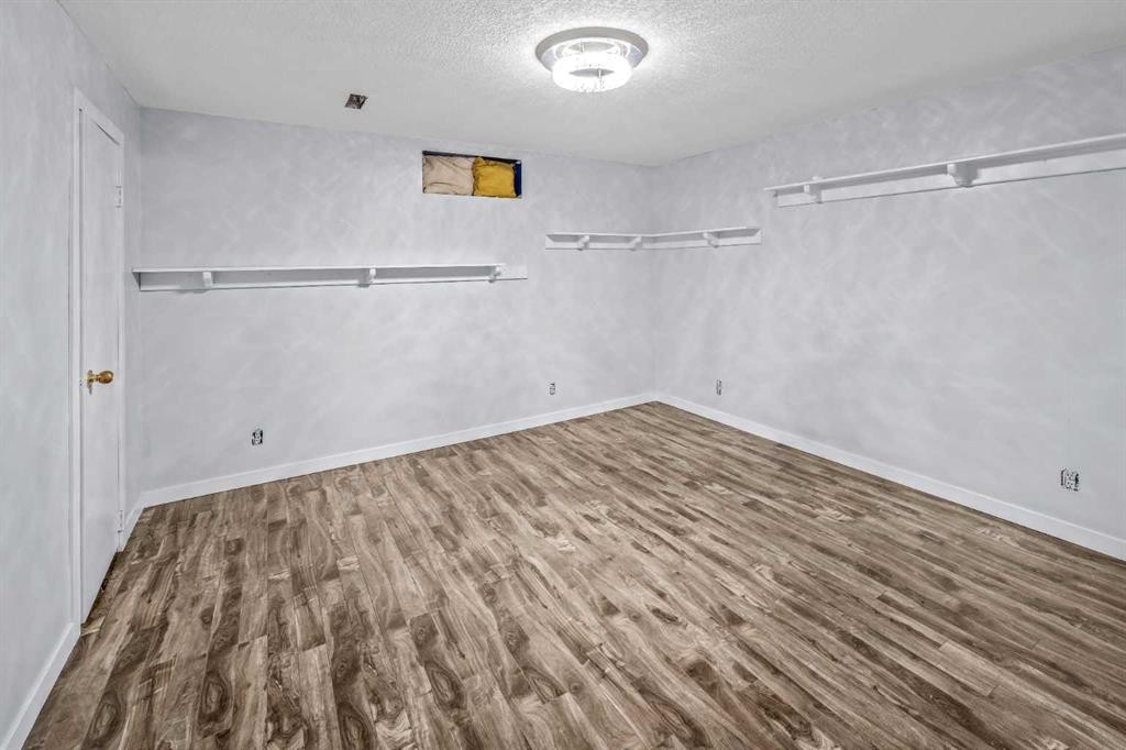 227 Manora Crescent Ne, Calgary, AB - Indoor