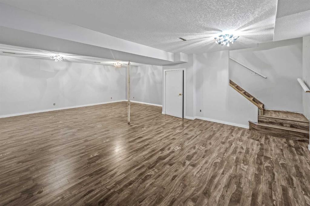 227 Manora Crescent Ne, Calgary, AB - Indoor Photo Showing Other Room