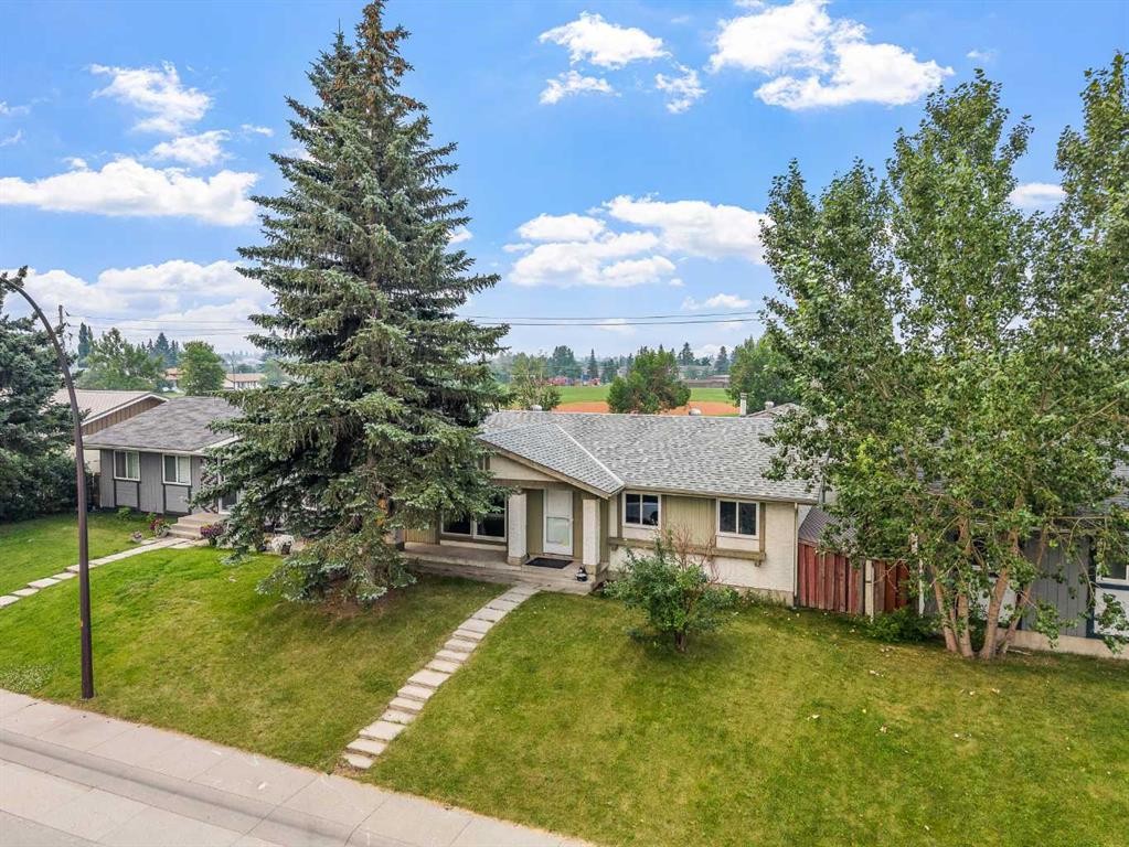 227 Manora Crescent Ne, Calgary, AB - Outdoor