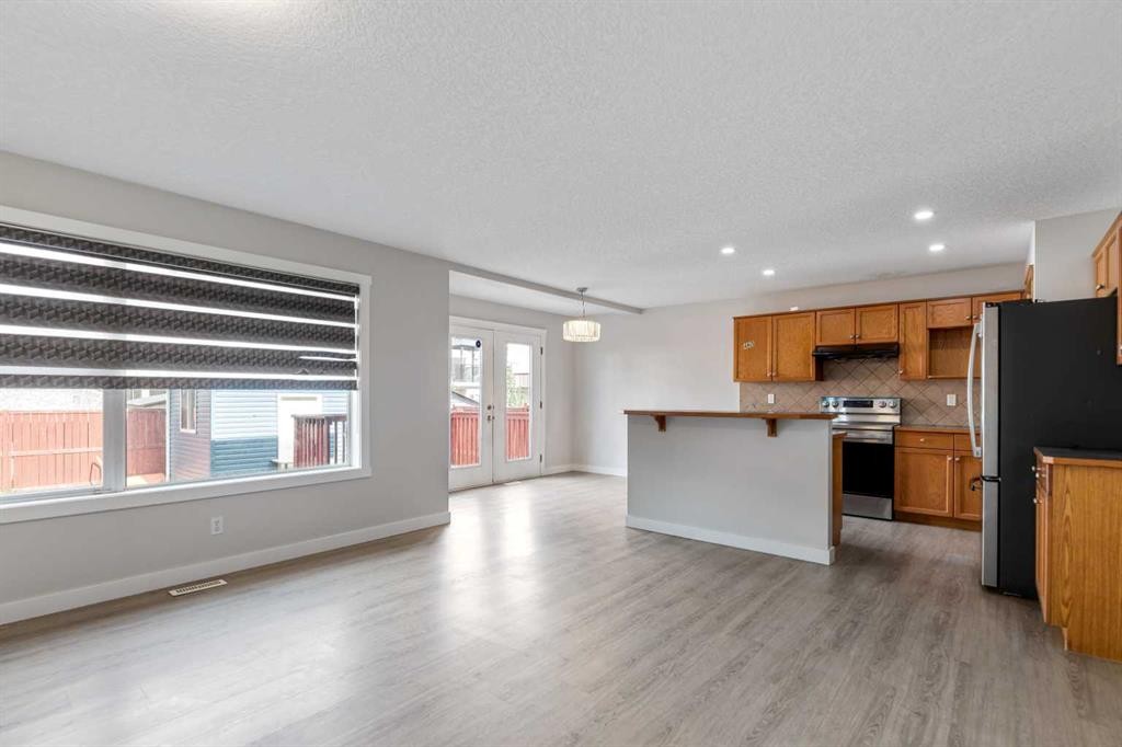 124 Saddlecrest Boulevard Ne, Calgary, AB - Indoor Photo Showing Kitchen