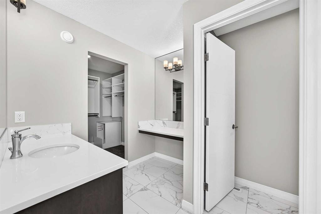 293 Red Sky Way Ne, Calgary, AB - Indoor Photo Showing Bathroom