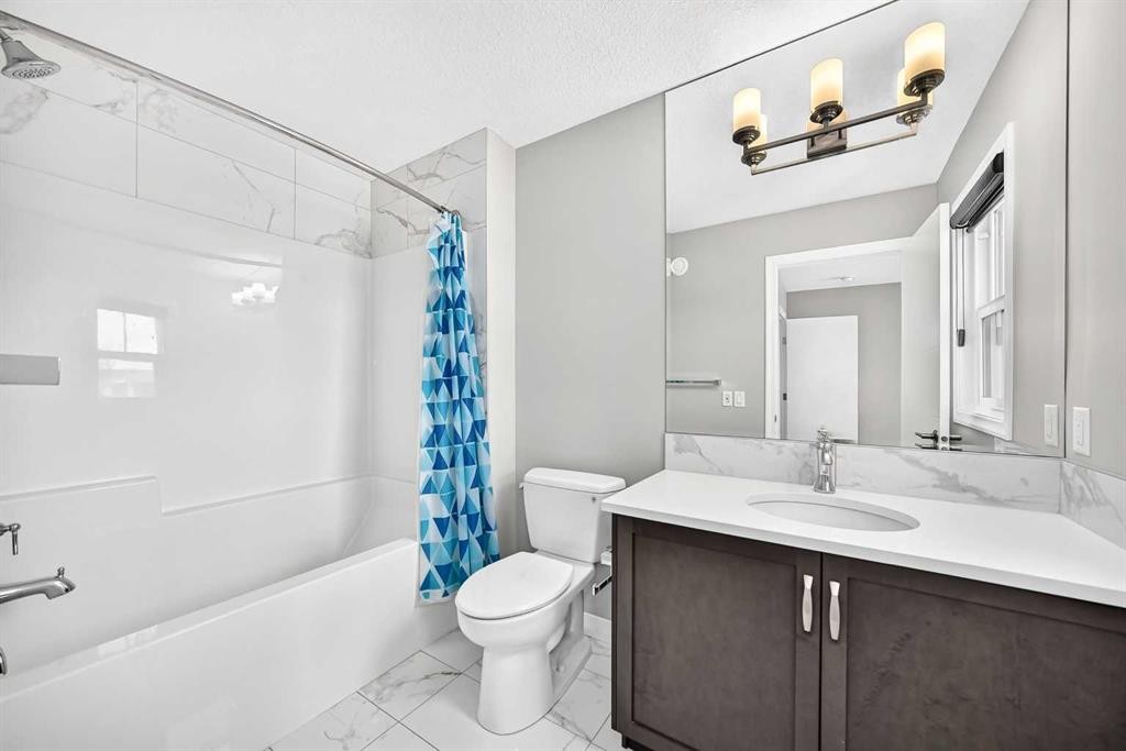293 Red Sky Way Ne, Calgary, AB - Indoor Photo Showing Bathroom