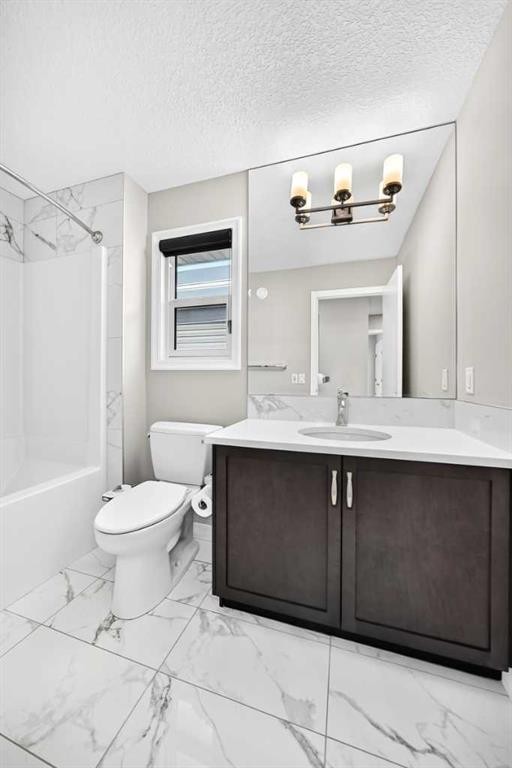 293 Red Sky Way Ne, Calgary, AB - Indoor Photo Showing Bathroom