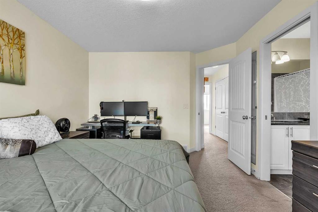 43 Sage Hill Common Nw, Calgary, AB - Indoor Photo Showing Bedroom