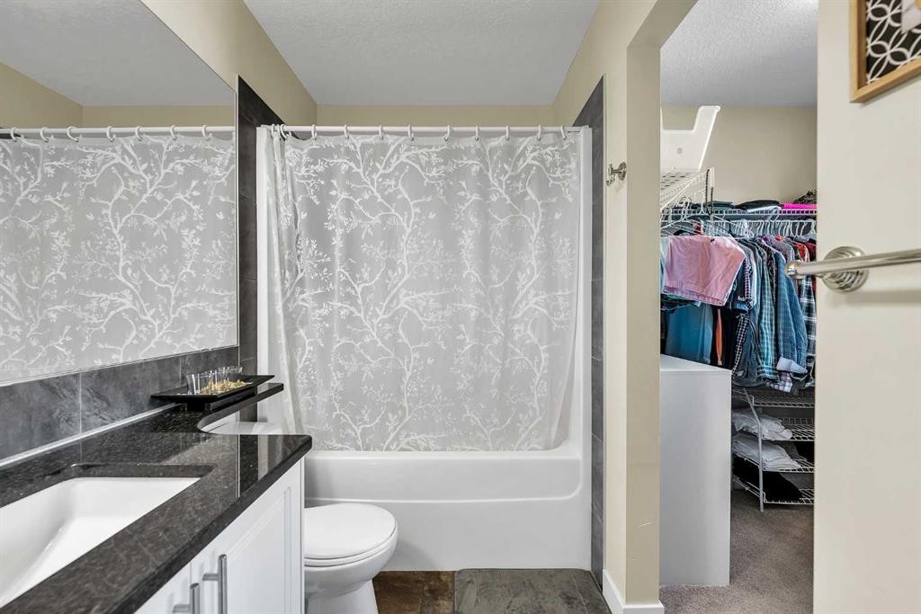 43 Sage Hill Common Nw, Calgary, AB - Indoor Photo Showing Bathroom