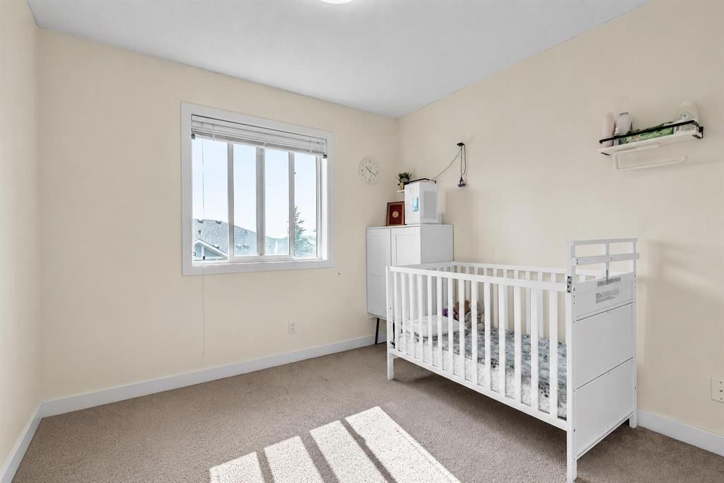43 Sage Hill Common Nw, Calgary, AB - Indoor Photo Showing Bedroom