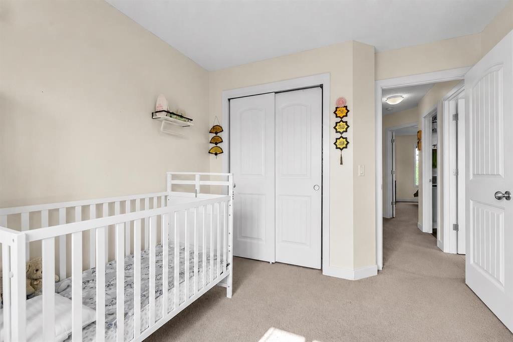 43 Sage Hill Common Nw, Calgary, AB - Indoor Photo Showing Bedroom