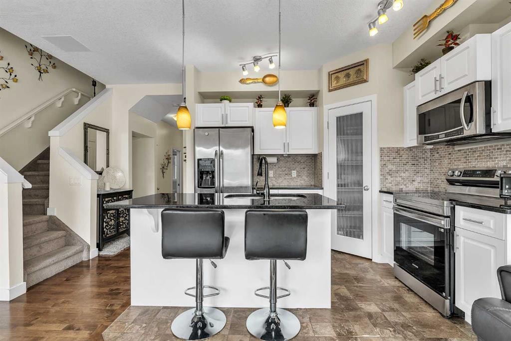43 Sage Hill Common Nw, Calgary, AB - Indoor Photo Showing Kitchen With Stainless Steel Kitchen With Upgraded Kitchen