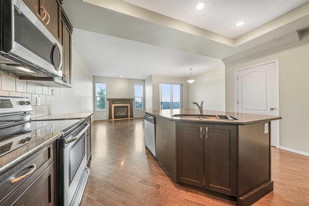 48 Panatella Common Nw, Calgary, AB - Indoor Photo Showing Kitchen