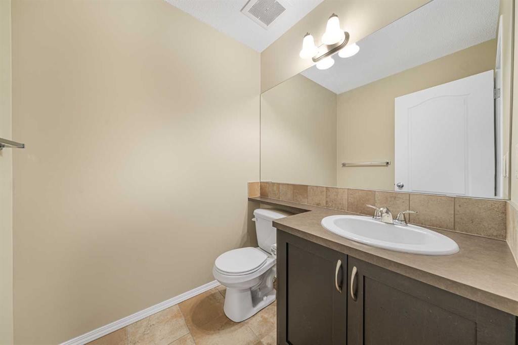 48 Panatella Common Nw, Calgary, AB - Indoor Photo Showing Bathroom