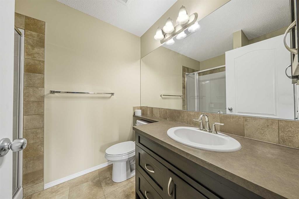 48 Panatella Common Nw, Calgary, AB - Indoor Photo Showing Bathroom