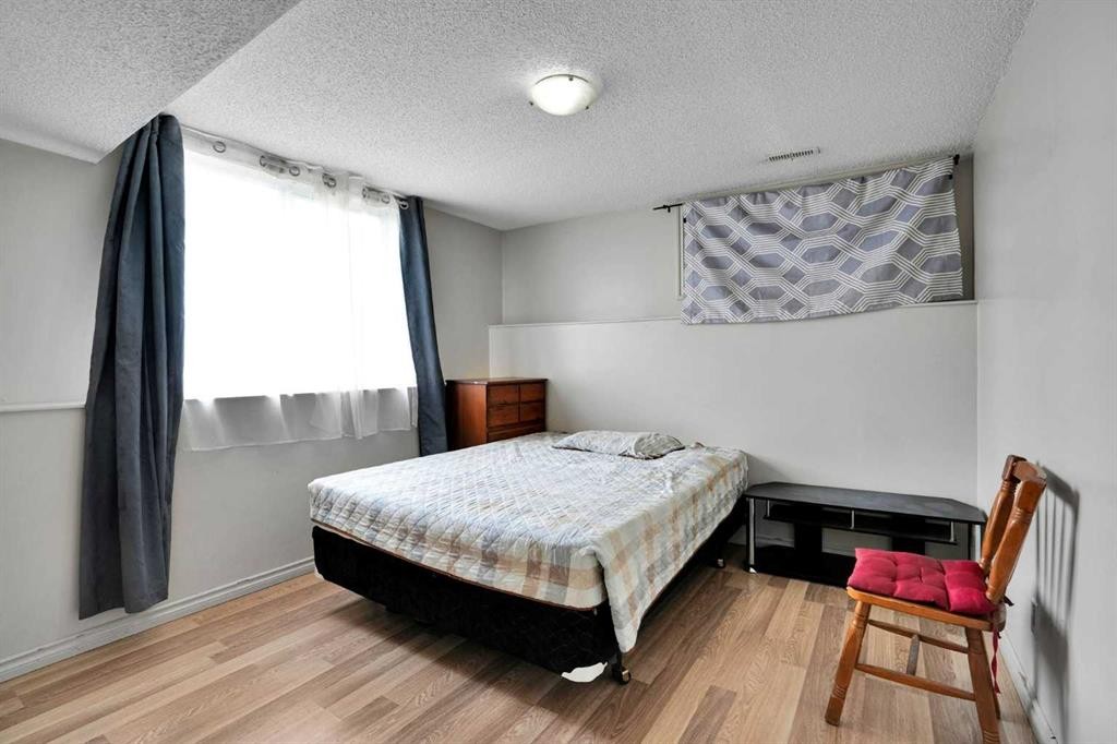 292 Taralake Terrace Ne, Calgary, AB - Indoor Photo Showing Bedroom