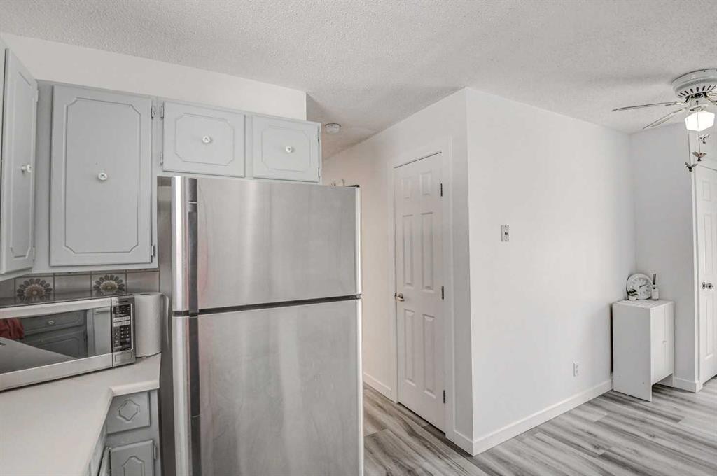 184 Erin Croft Crescent Se, Calgary, AB - Indoor Photo Showing Other Room