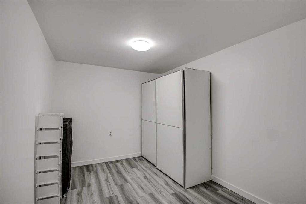 184 Erin Croft Crescent Se, Calgary, AB - Indoor Photo Showing Other Room