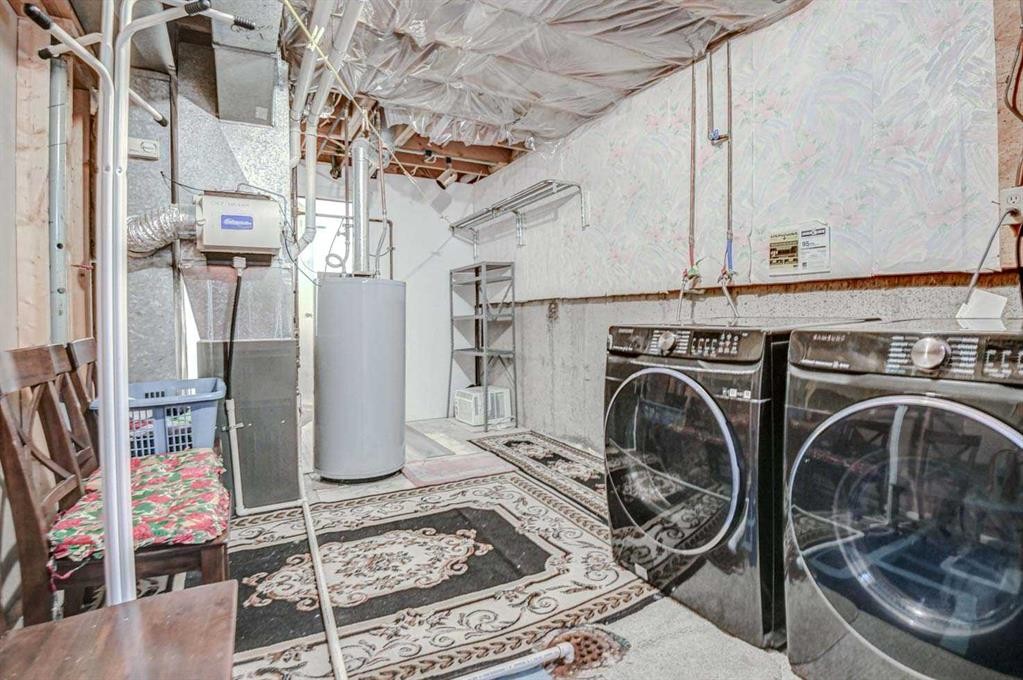 184 Erin Croft Crescent Se, Calgary, AB - Indoor Photo Showing Laundry Room