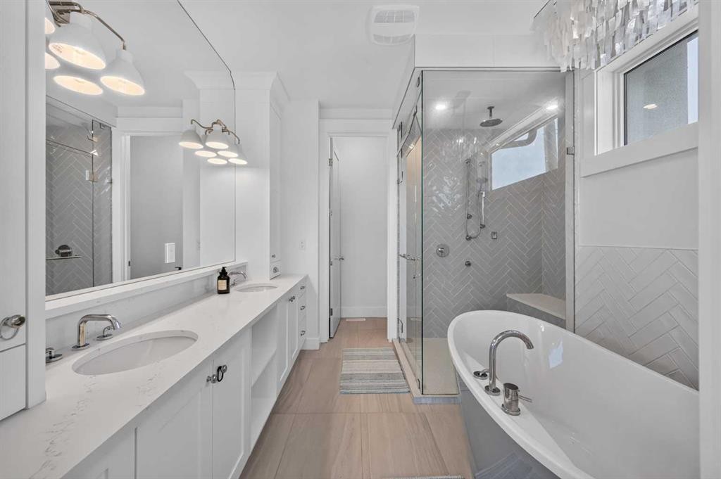 1704 26A Street Sw, Calgary, AB - Indoor Photo Showing Bathroom