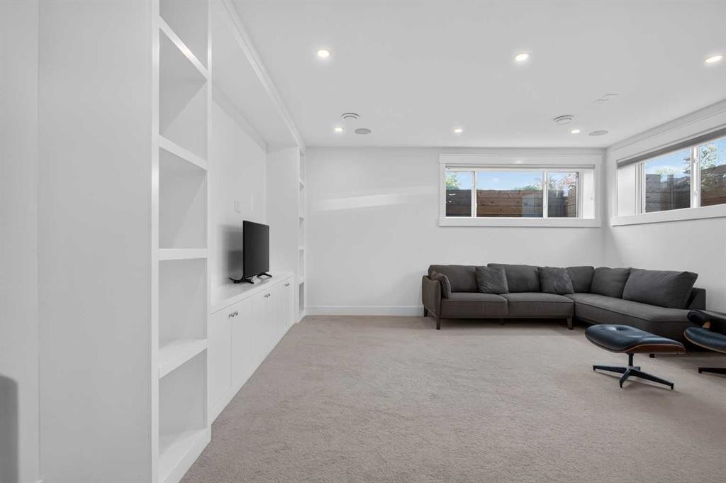 1704 26A Street Sw, Calgary, AB - Indoor