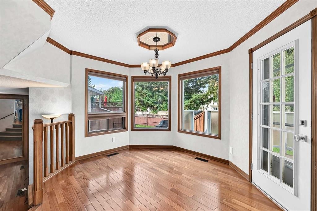 2509 Douglas Woods Link Se, Calgary, AB - Indoor Photo Showing Other Room