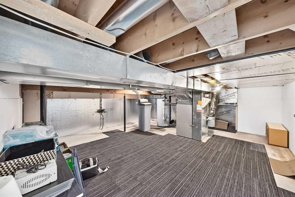 2509 Douglas Woods Link Se, Calgary, AB - Indoor Photo Showing Other Room