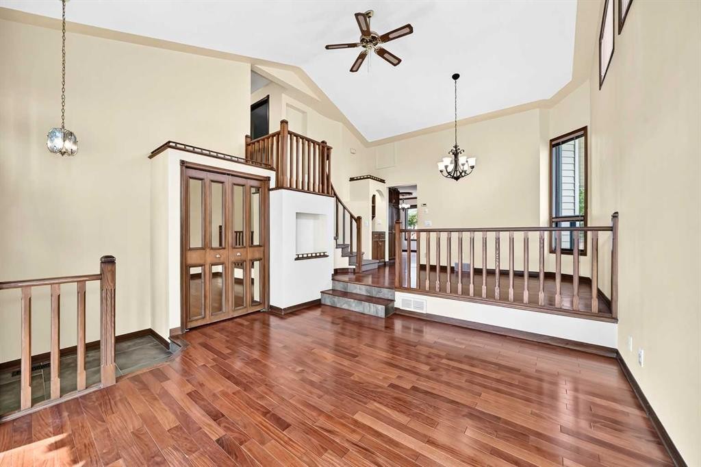 2509 Douglas Woods Link Se, Calgary, AB - Indoor Photo Showing Other Room