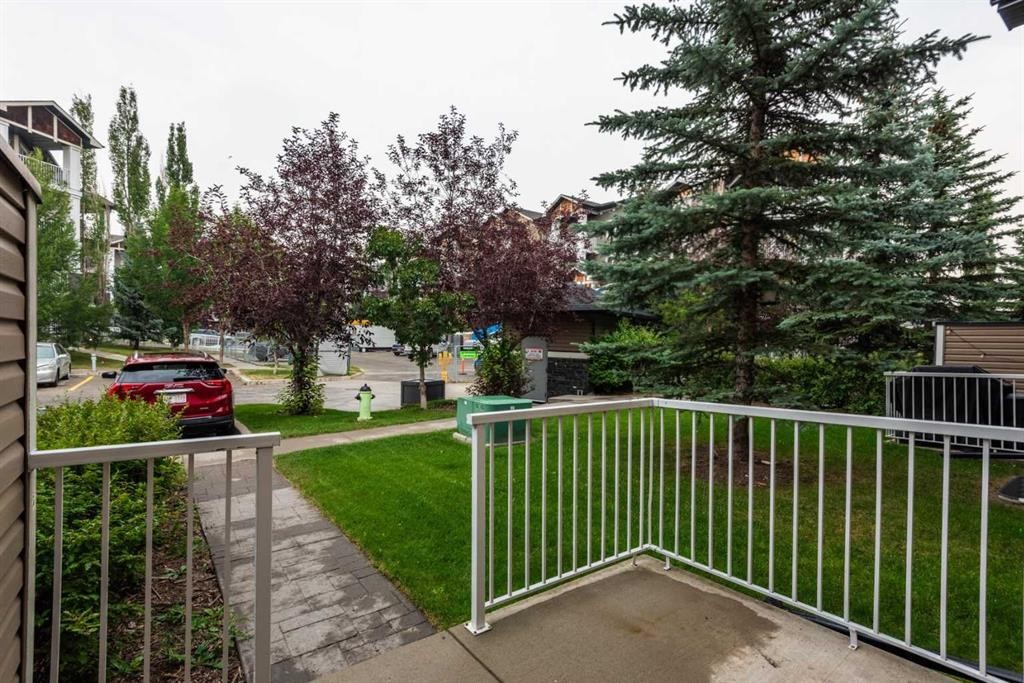 127 Prestwick Villas Se, Calgary, AB - Outdoor