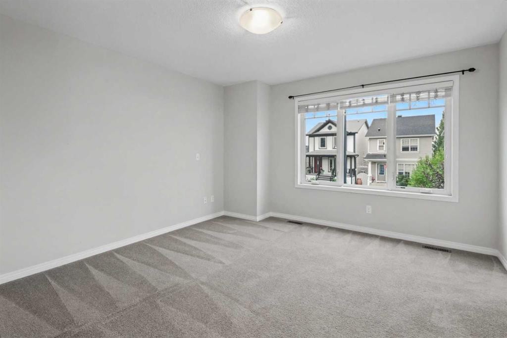 127 Prestwick Villas Se, Calgary, AB - Indoor Photo Showing Other Room