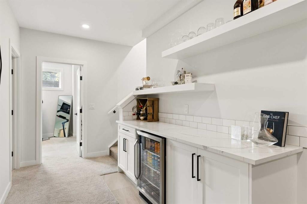 258 17 Avenue Ne, Calgary, AB - Indoor