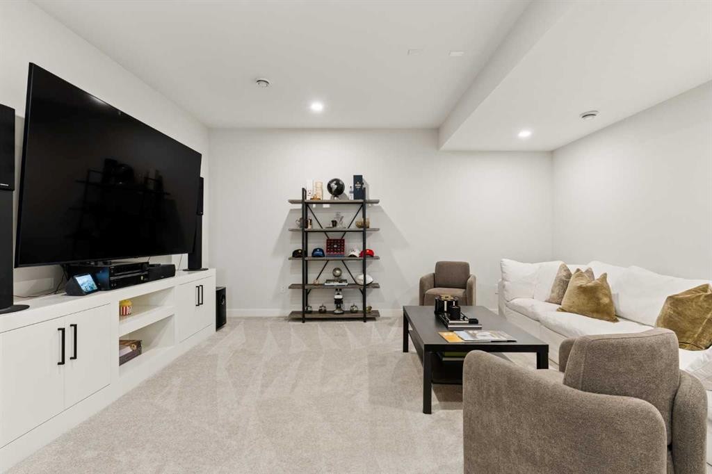 258 17 Avenue Ne, Calgary, AB - Indoor