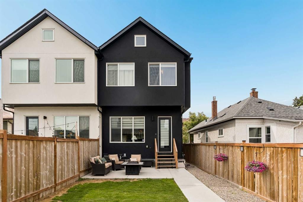 258 17 Avenue Ne, Calgary, AB - Outdoor