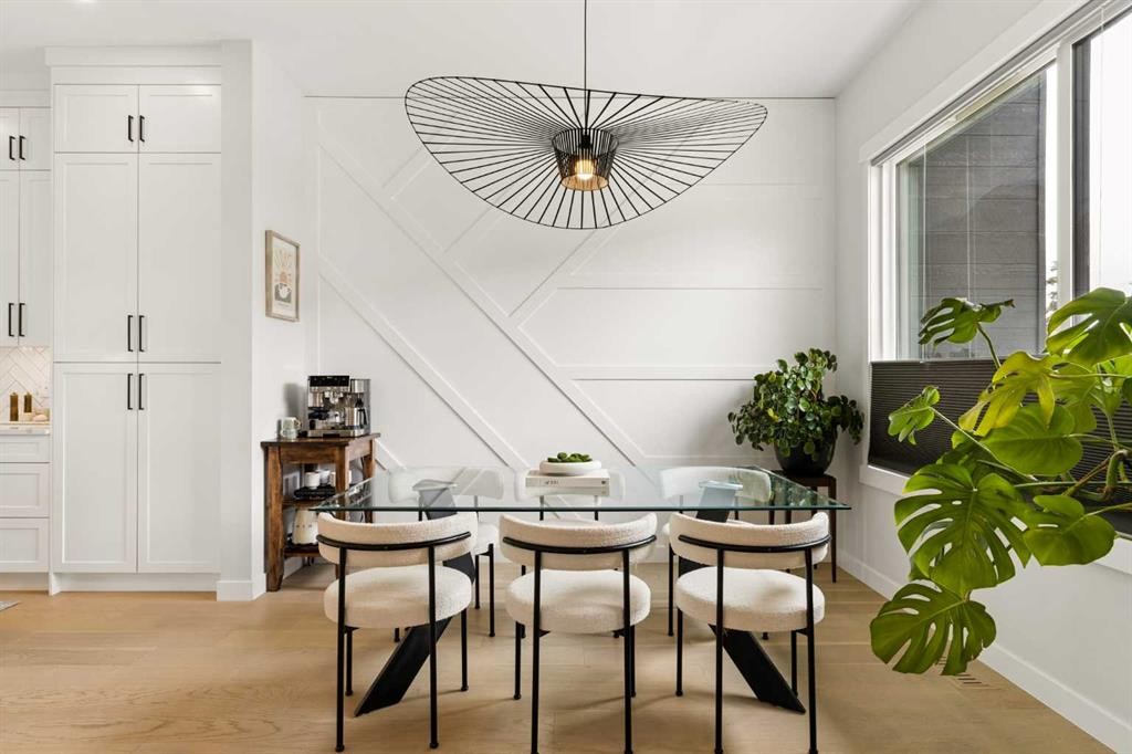 258 17 Avenue Ne, Calgary, AB - Indoor Photo Showing Dining Room